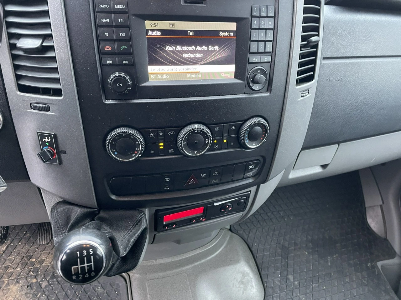 Volkswagen Crafter Autobus 23 osoby Klima Nawi Kamera 2015 - Zdjęcie 6