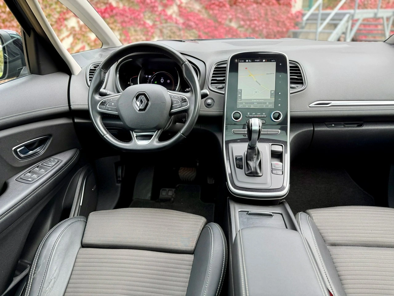 Renault Grand Scenic - Zdjęcie 17