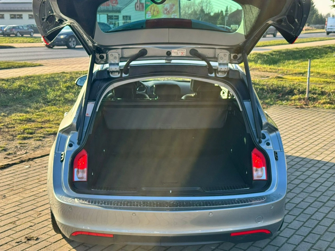 Opel Insignia - Zdjęcie 24