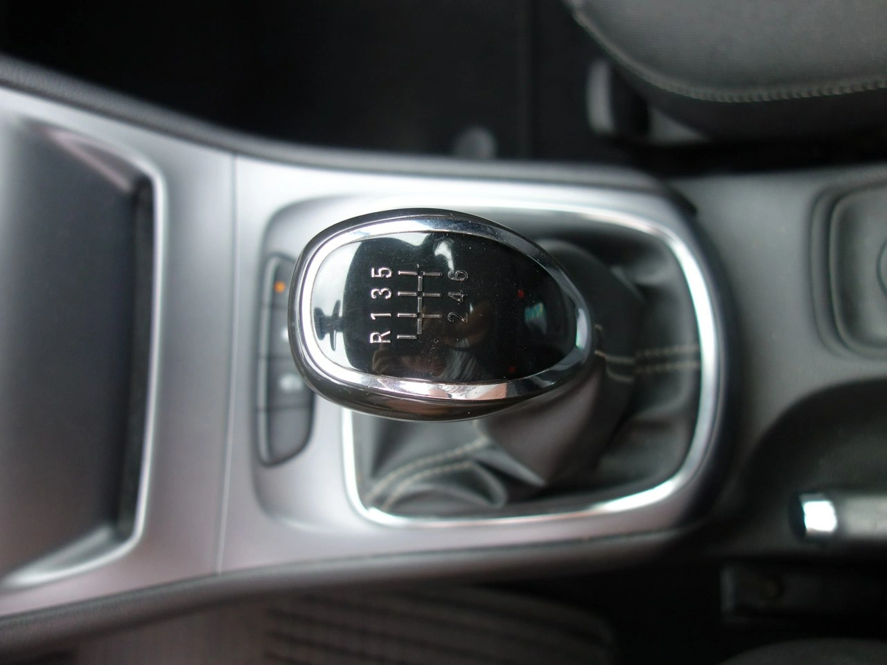 Opel Astra - Zdjęcie 14