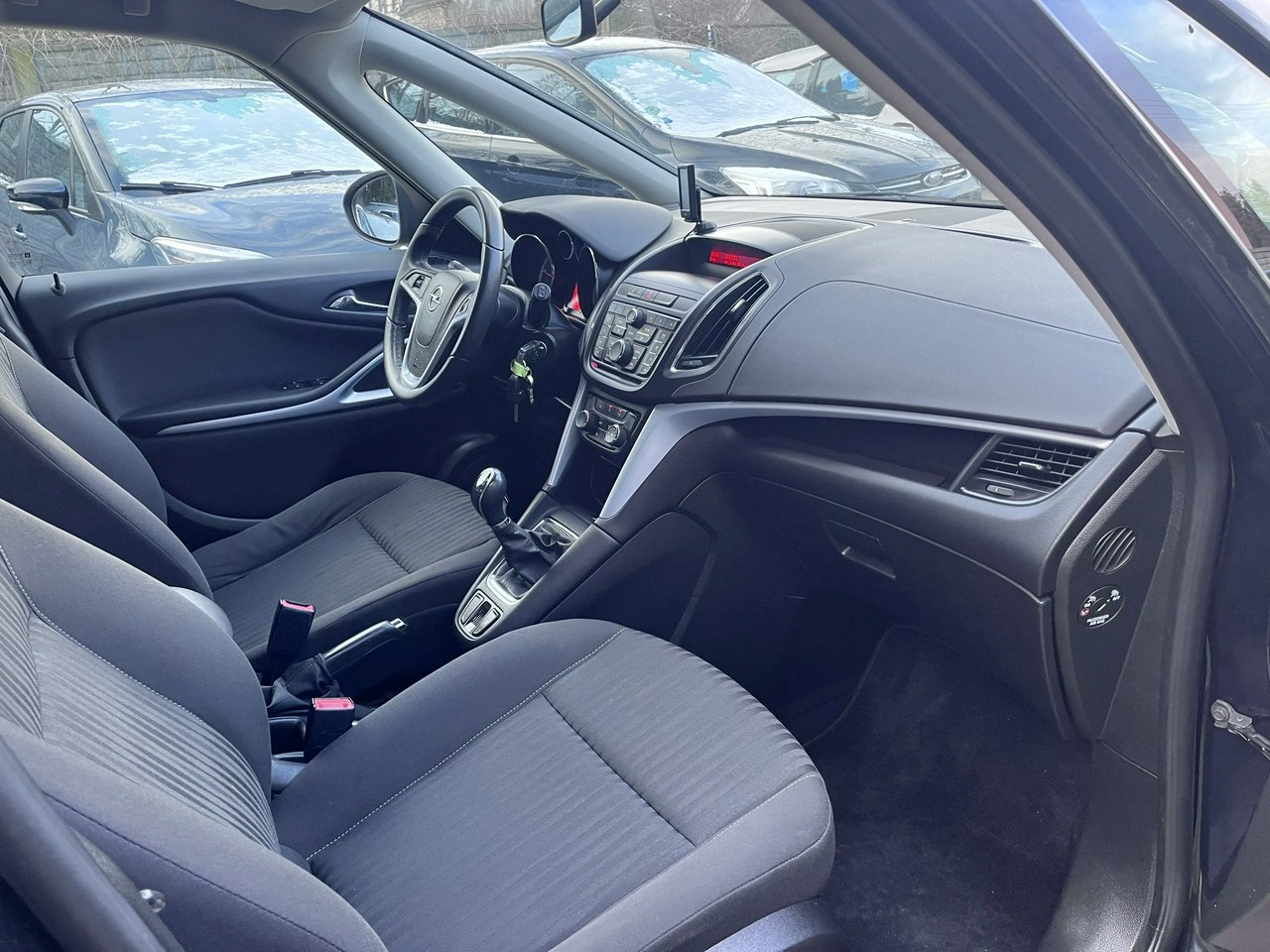 Opel Zafira - Zdjęcie 16