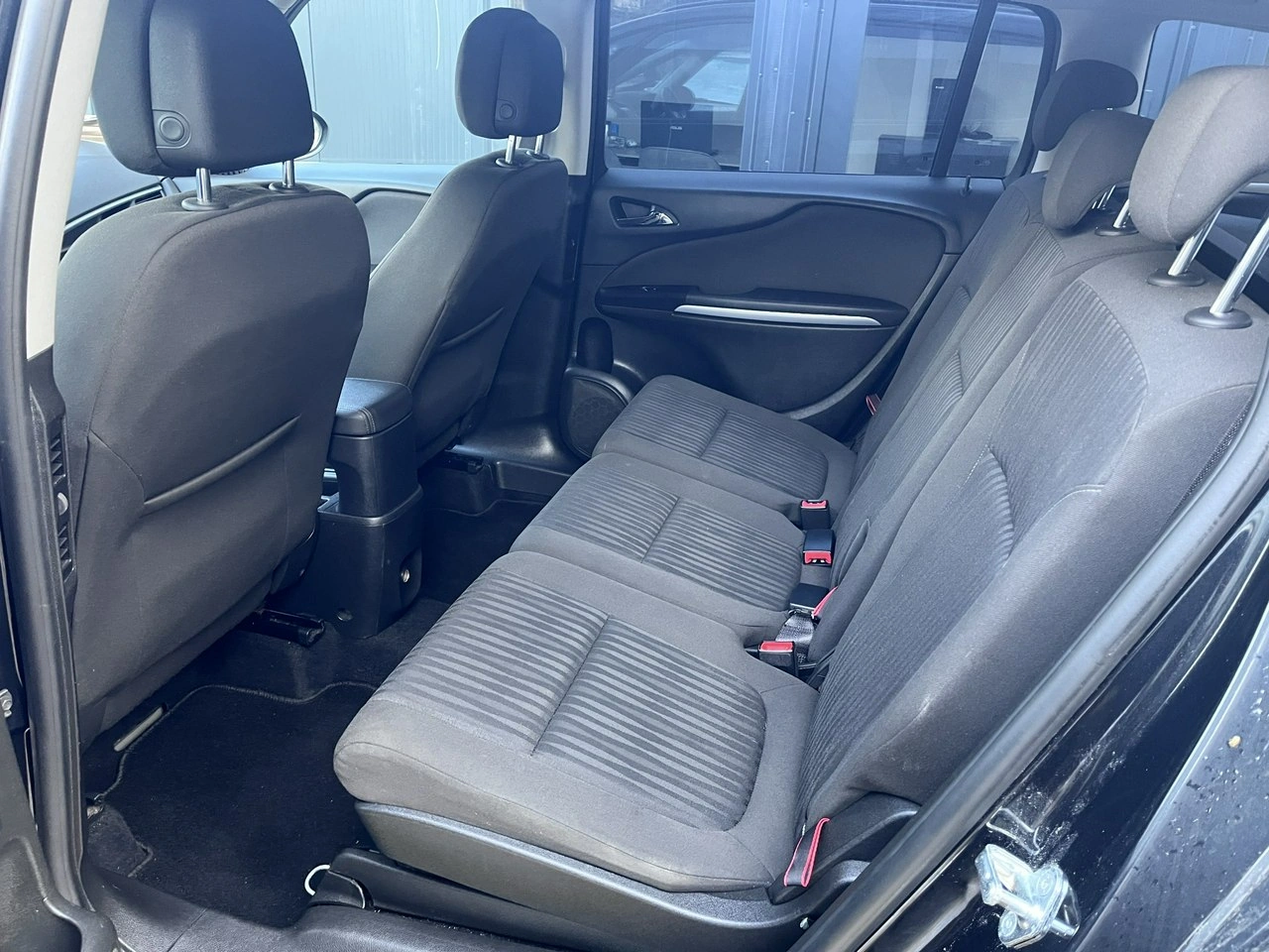 Opel Zafira - Zdjęcie 23