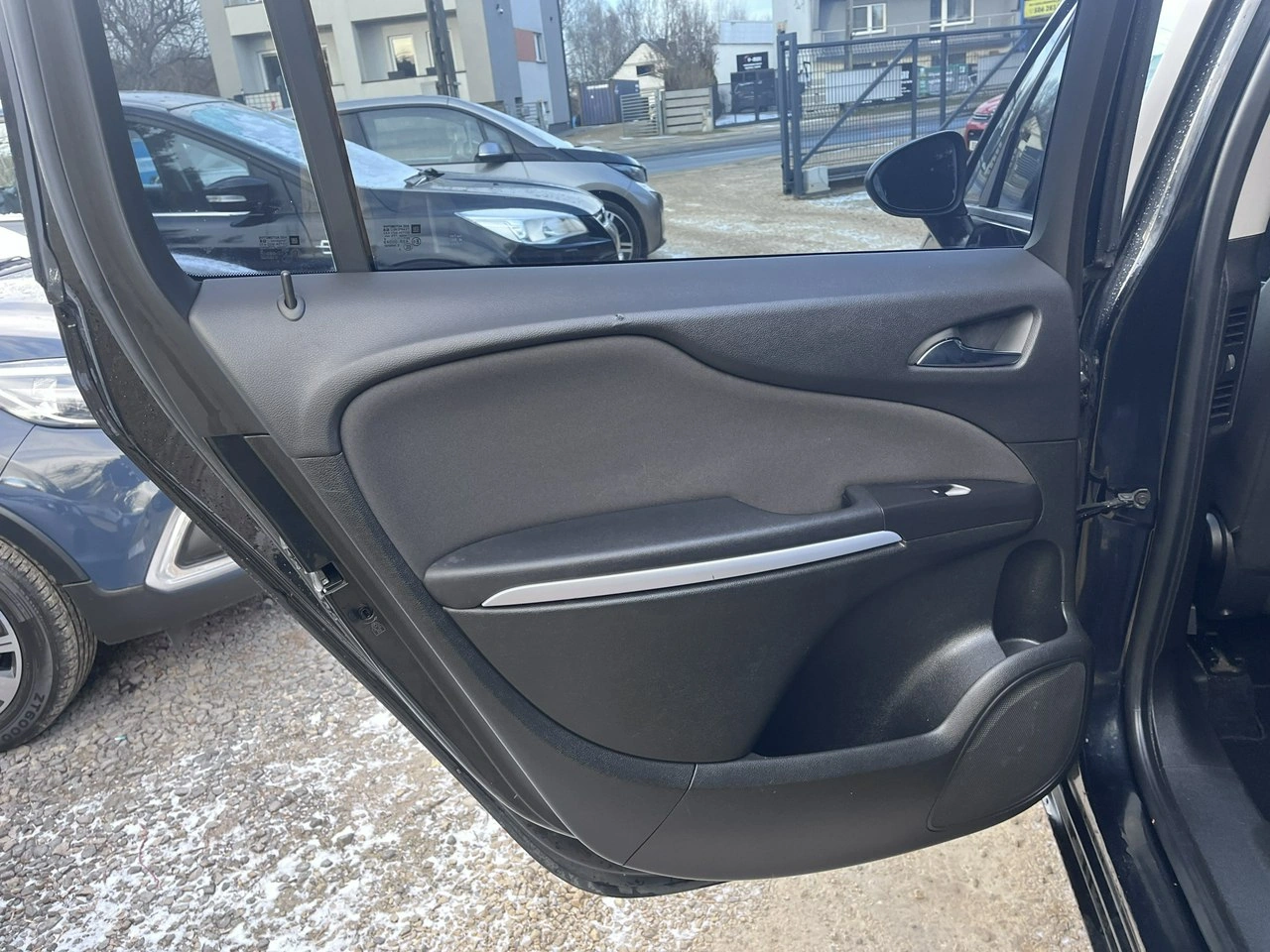 Opel Zafira - Zdjęcie 24