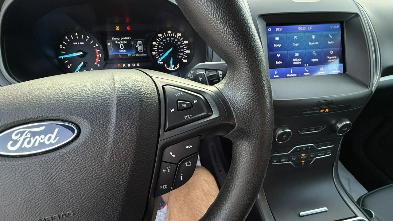 Ford Edge - Zdjęcie 21