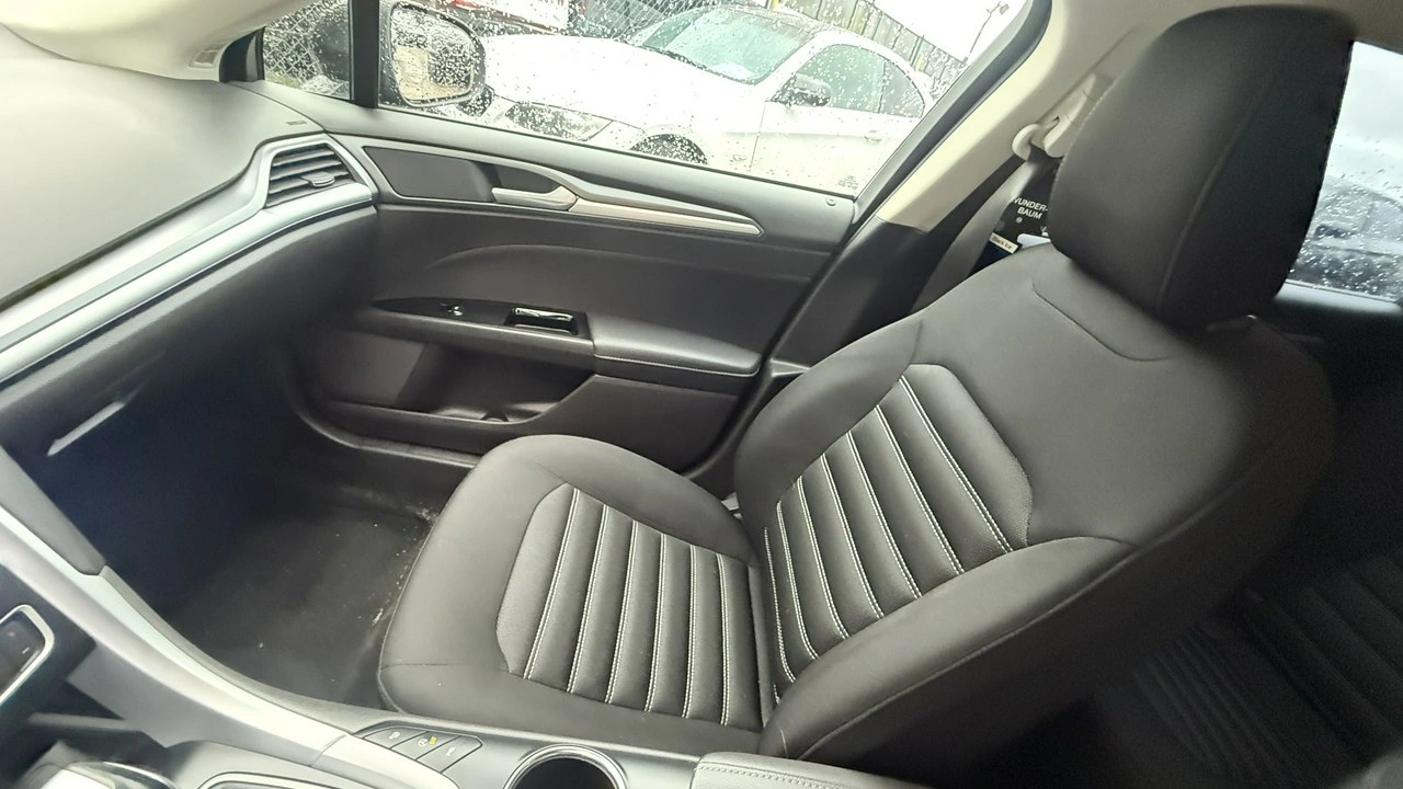 Ford Mondeo - Zdjęcie 22