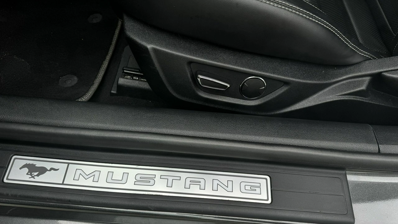 Ford Mustang - Zdjęcie 17