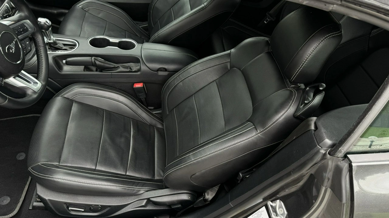 Ford Mustang - Zdjęcie 18