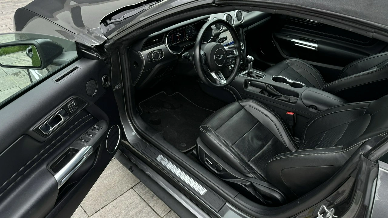 Ford Mustang - Zdjęcie 19