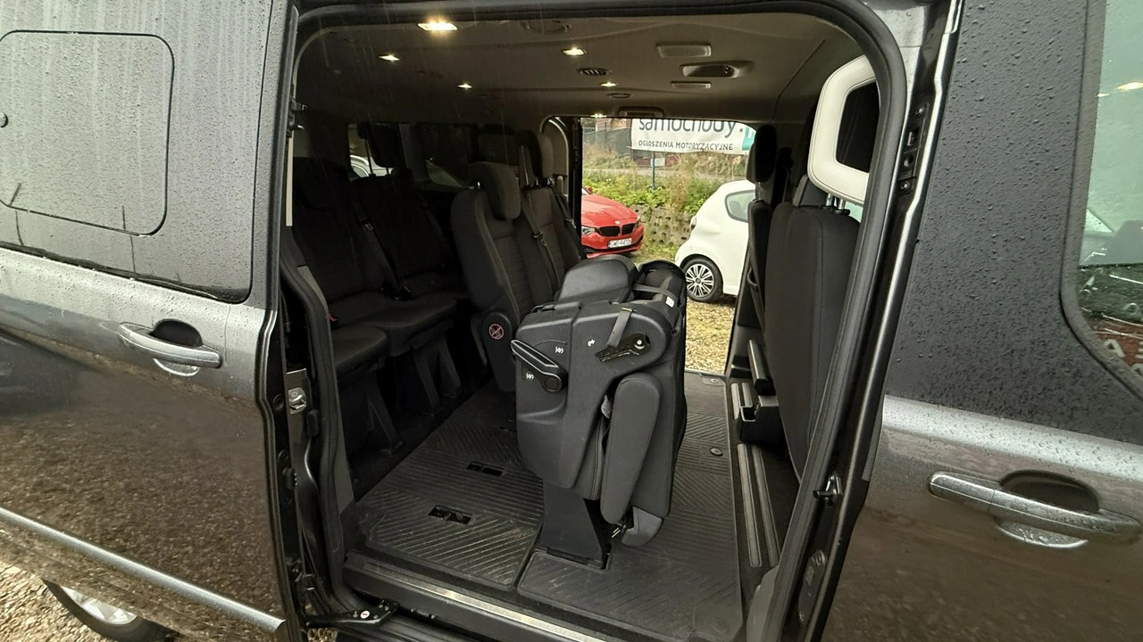 Ford Tourneo Custom - Zdjęcie 19