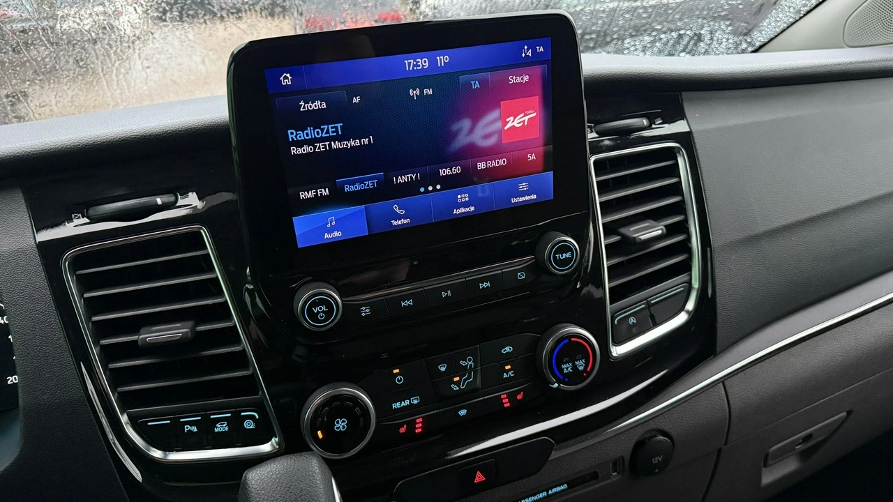 Ford Tourneo Custom - Zdjęcie 28