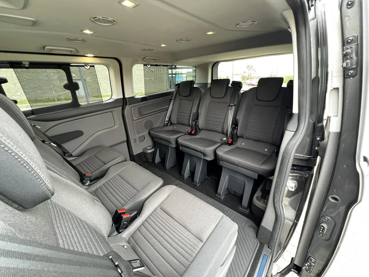 Ford Tourneo Custom - Zdjęcie 31