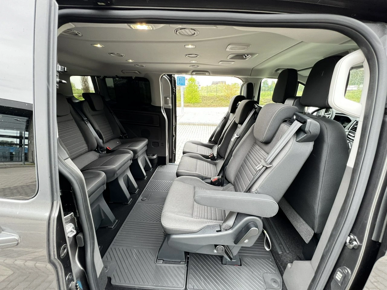 Ford Tourneo Custom - Zdjęcie 35