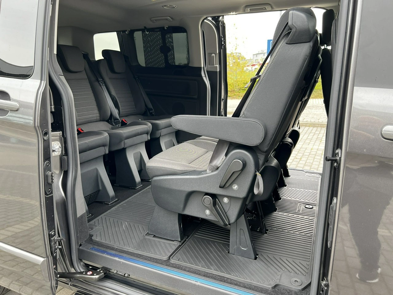 Ford Tourneo Custom - Zdjęcie 37