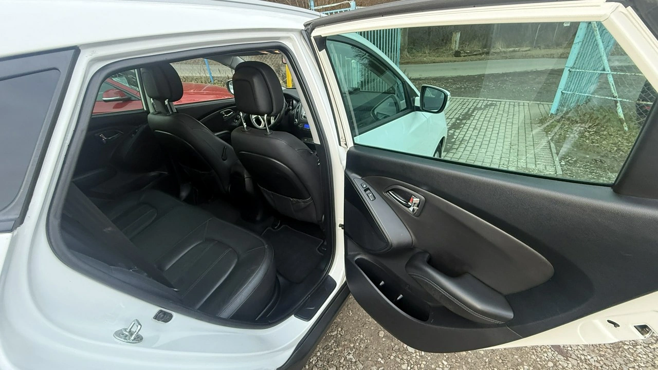 Hyundai ix35 - Zdjęcie 25