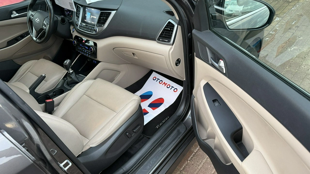 Hyundai Tucson - Zdjęcie 16