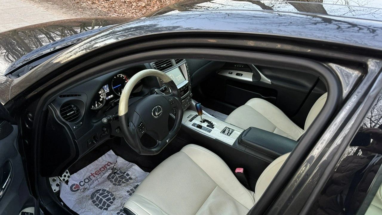 Lexus IS-F - Zdjęcie 15