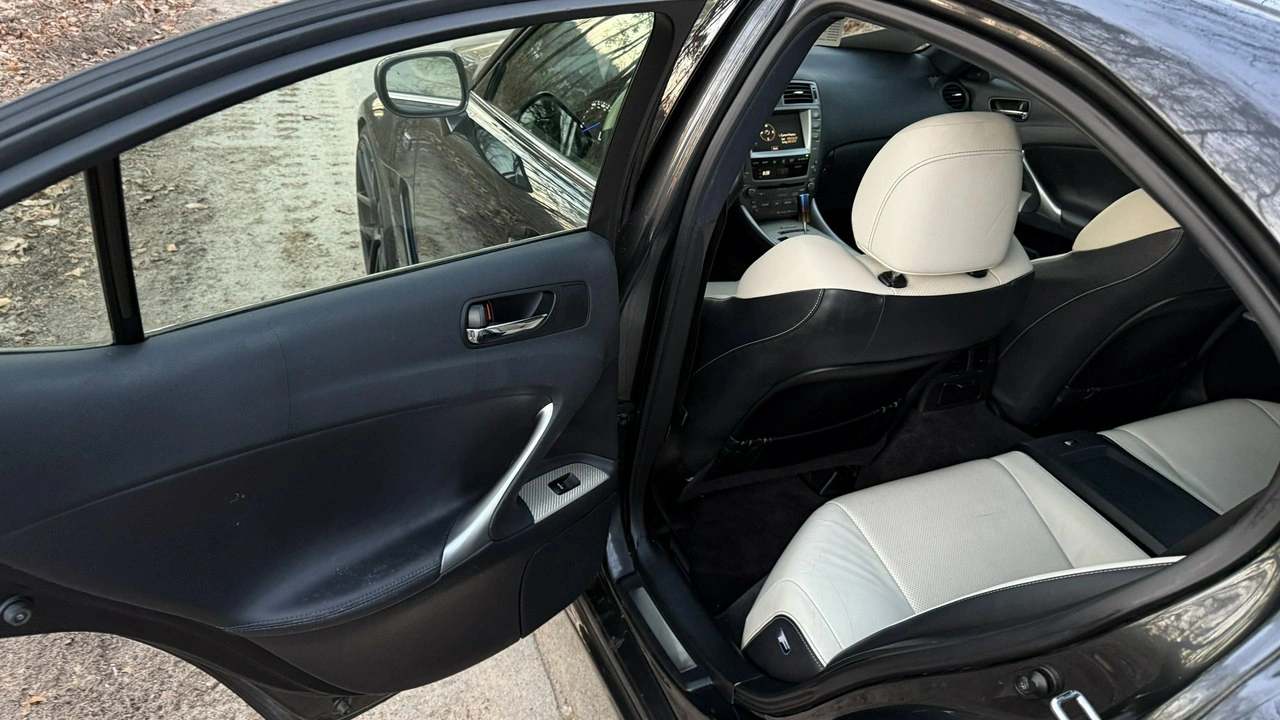 Lexus IS-F - Zdjęcie 18
