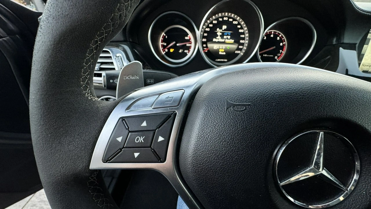 Mercedes CLS 63 AMG - Zdjęcie 26