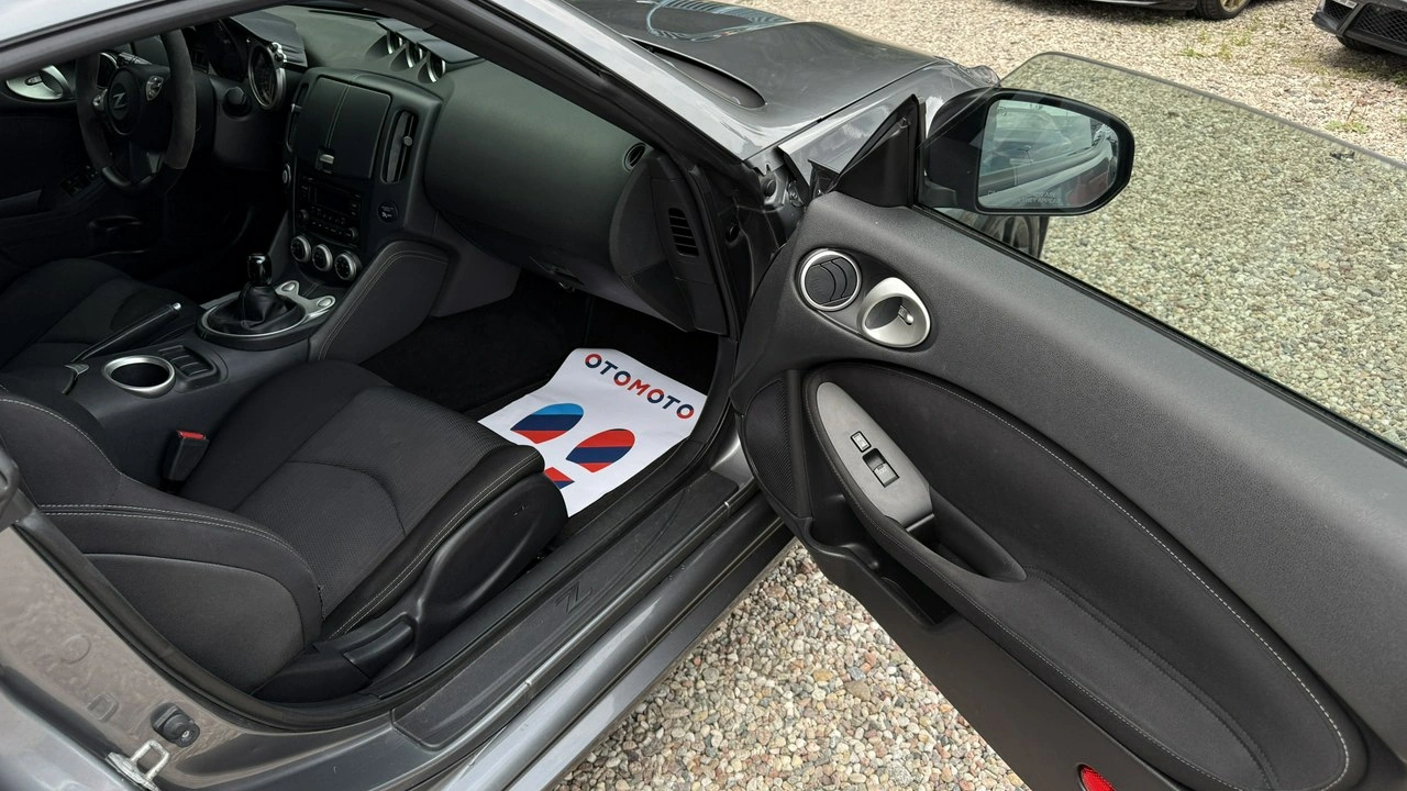 Nissan 370 Z - Zdjęcie 18