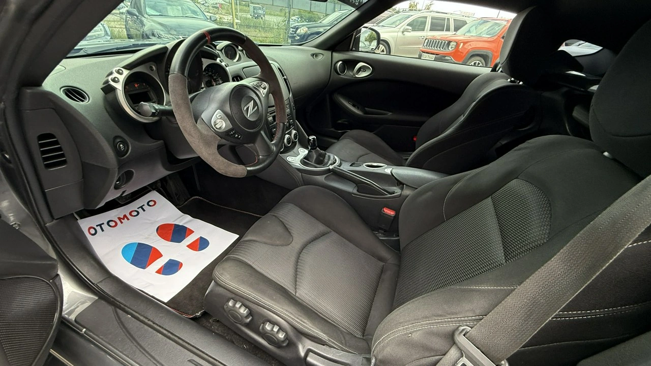 Nissan 370 Z - Zdjęcie 23