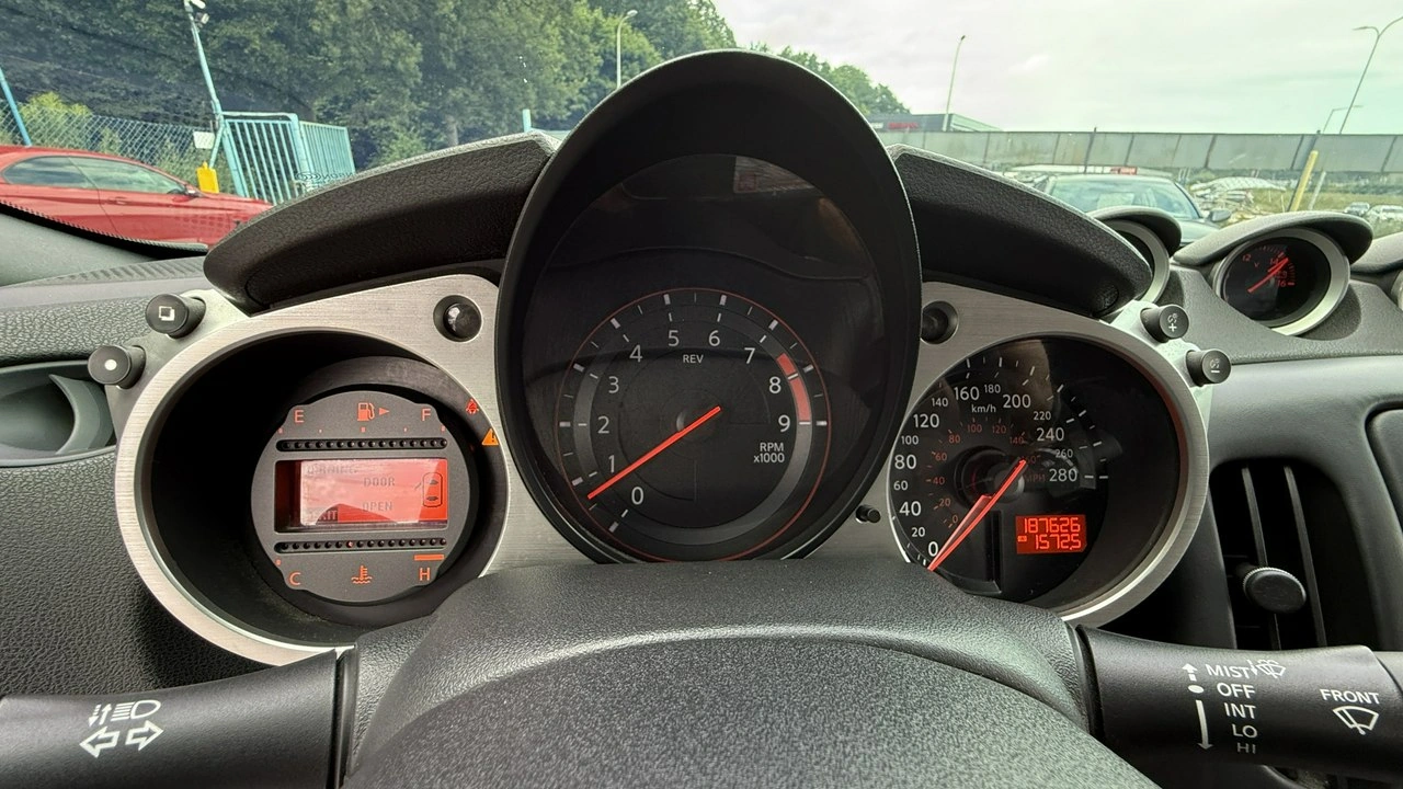 Nissan 370 Z - Zdjęcie 25