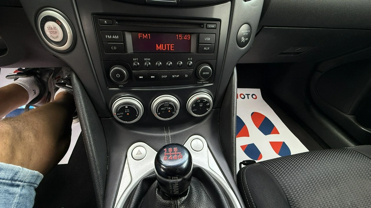 Nissan 370 Z - Zdjęcie 29