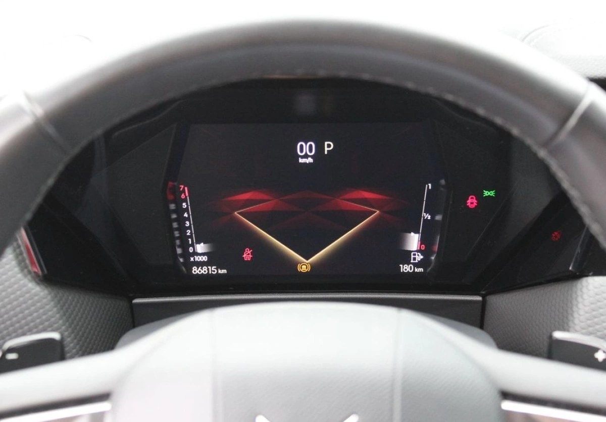 DS Automobiles DS 4 - Zdjęcie 8