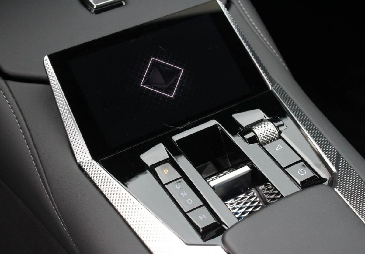 DS Automobiles DS 4 - Zdjęcie 13