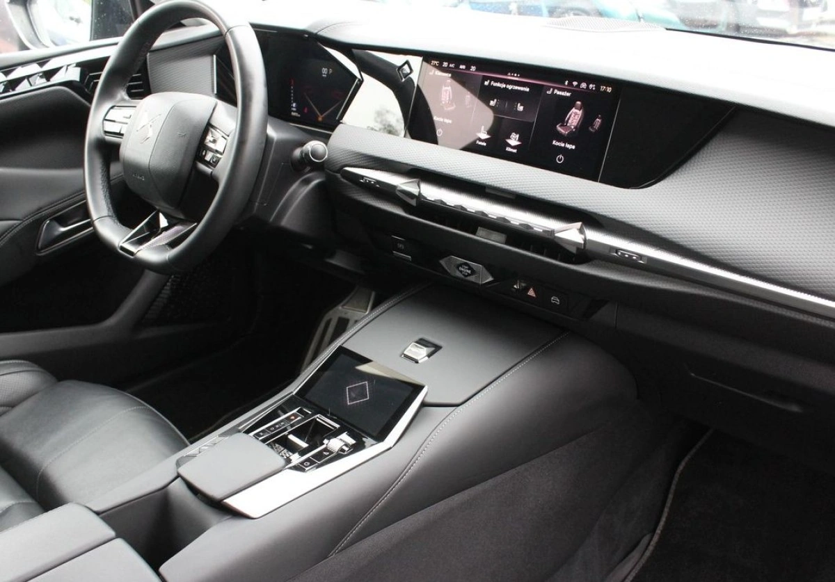 DS Automobiles DS 4 - Zdjęcie 17