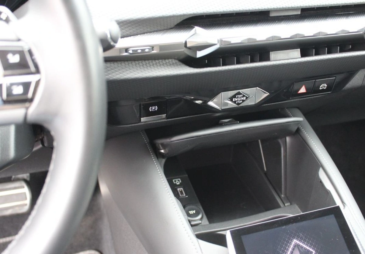 DS Automobiles DS 4 - Zdjęcie 20