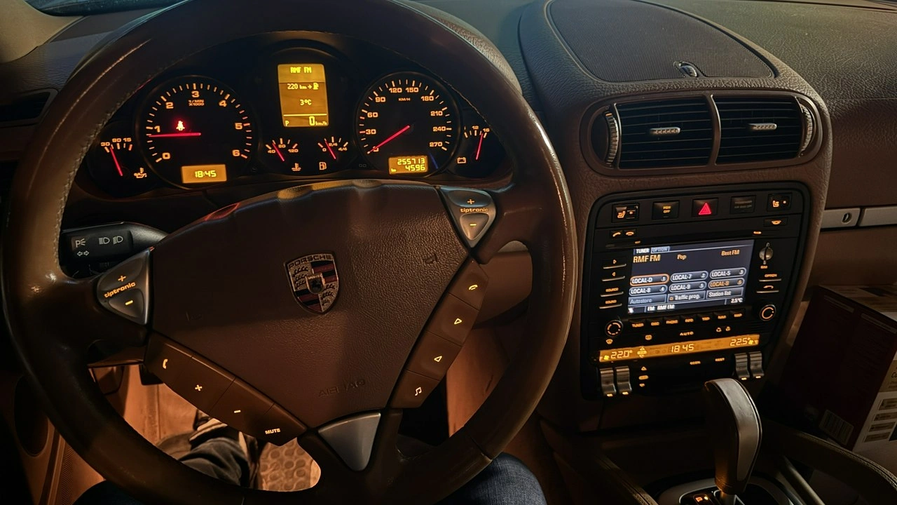 Porsche Cayenne - Zdjęcie 46
