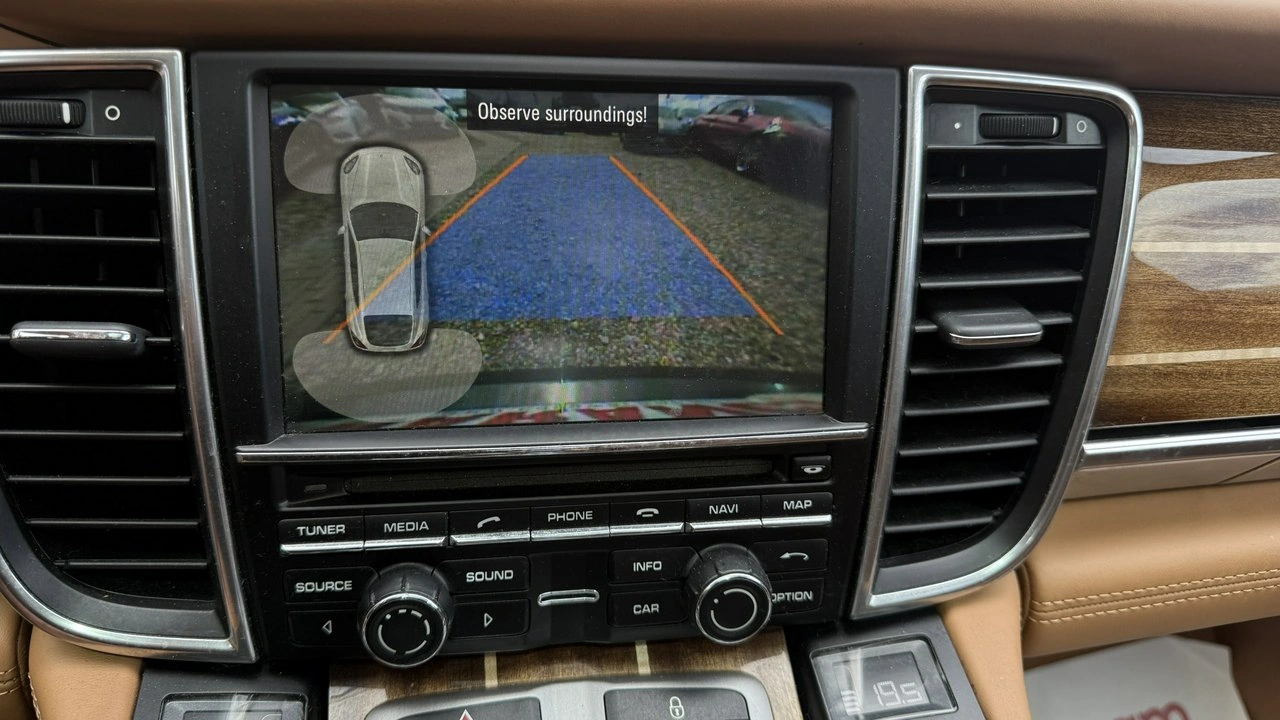 Porsche Panamera - Zdjęcie 21