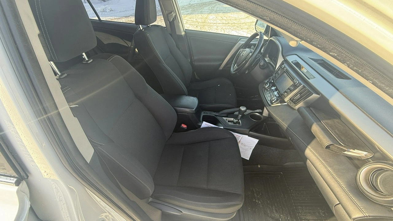 Toyota RAV-4 - Zdjęcie 15