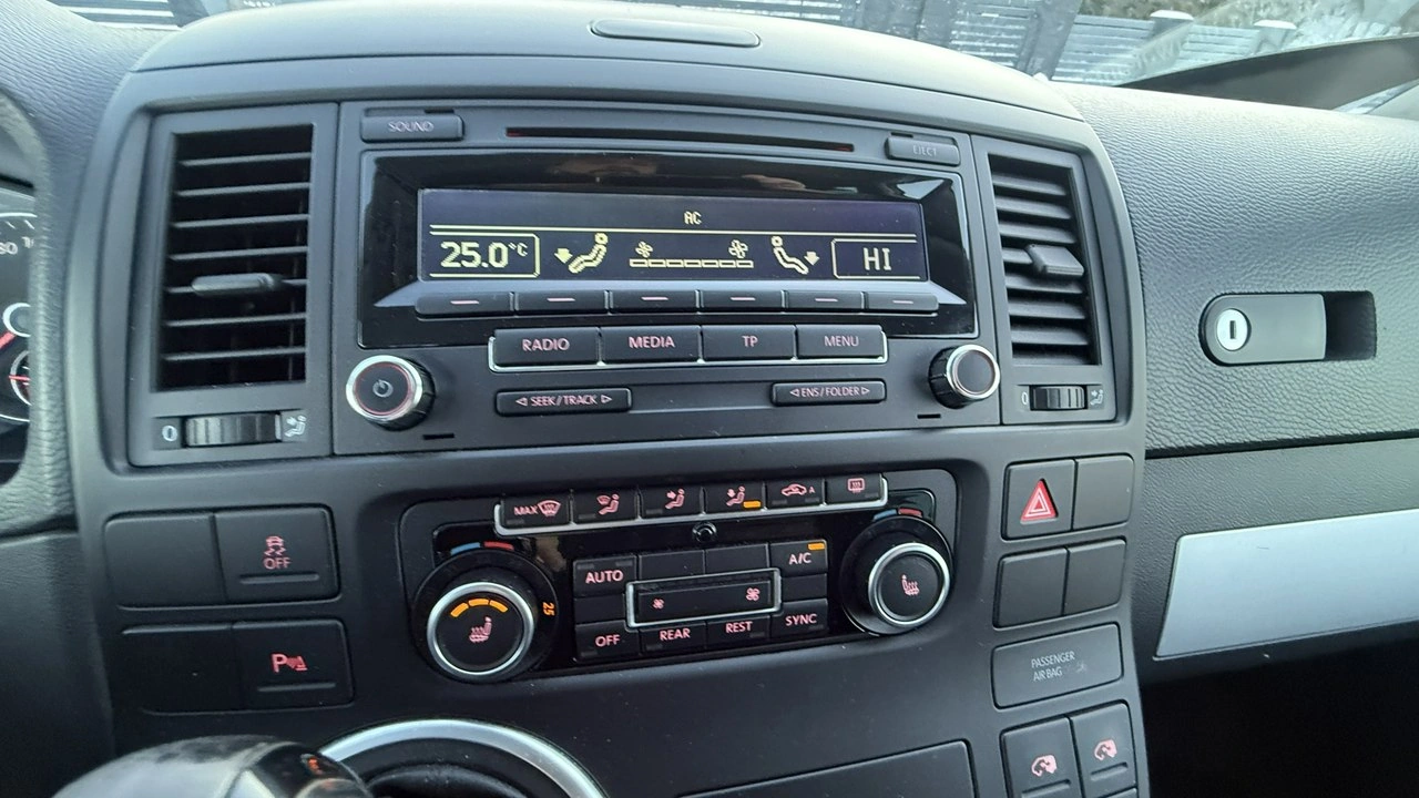 Volkswagen Multivan - Zdjęcie 27