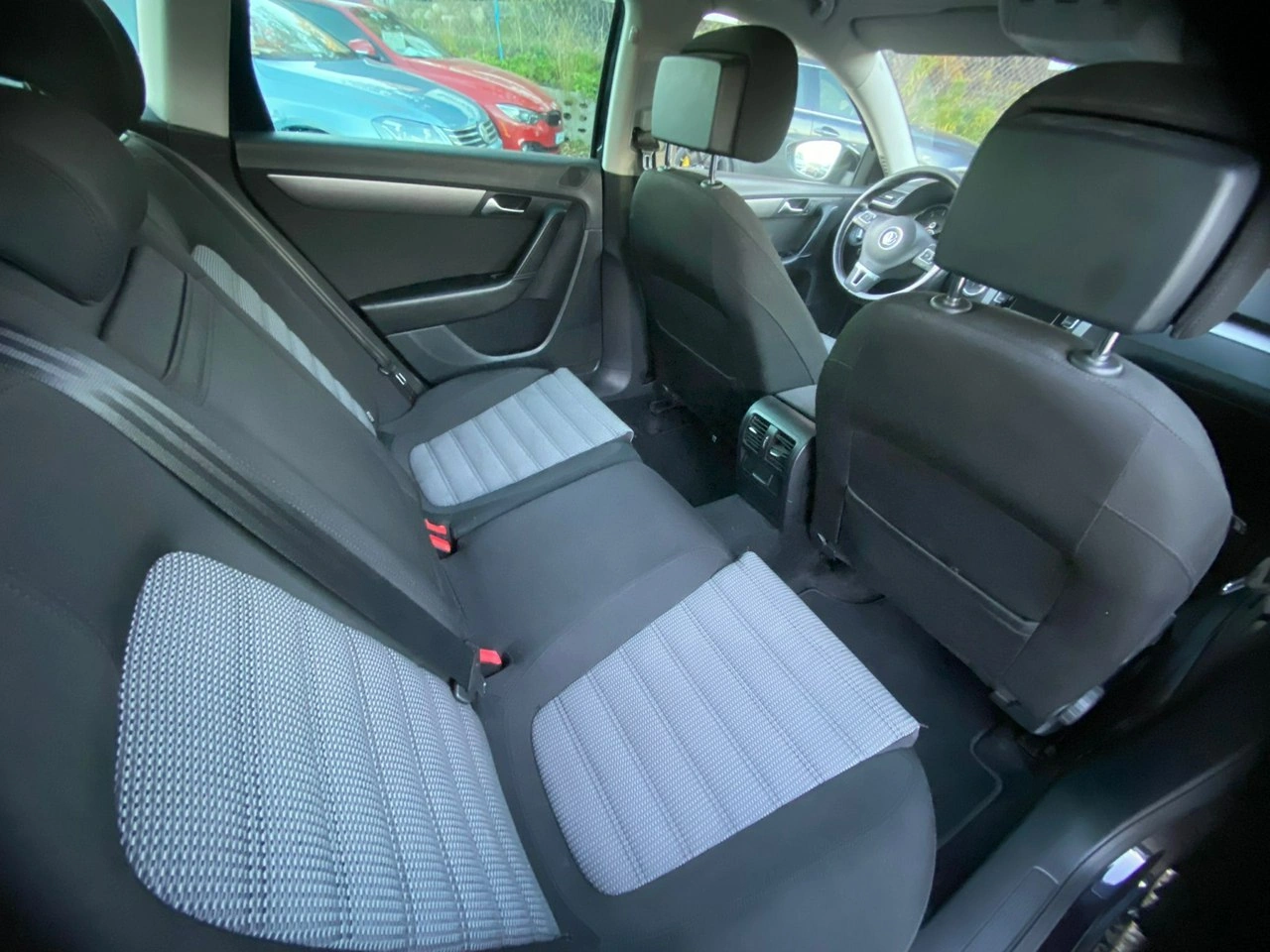 Volkswagen Passat - Zdjęcie 22