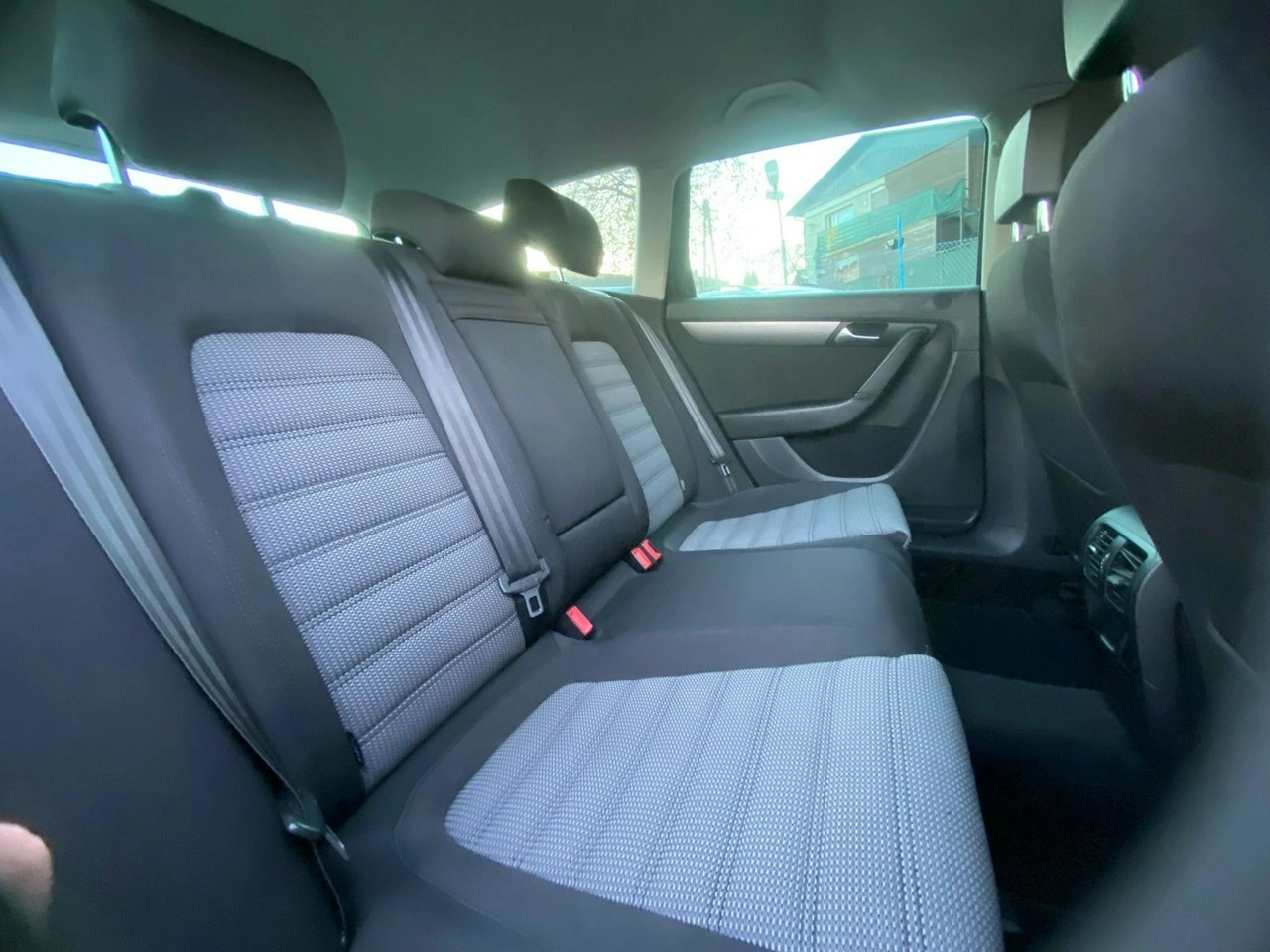 Volkswagen Passat - Zdjęcie 25