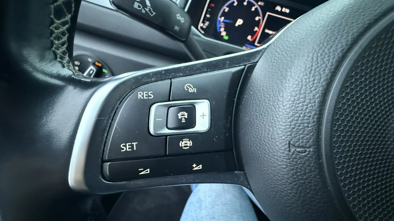 Volkswagen T-Roc - Zdjęcie 19