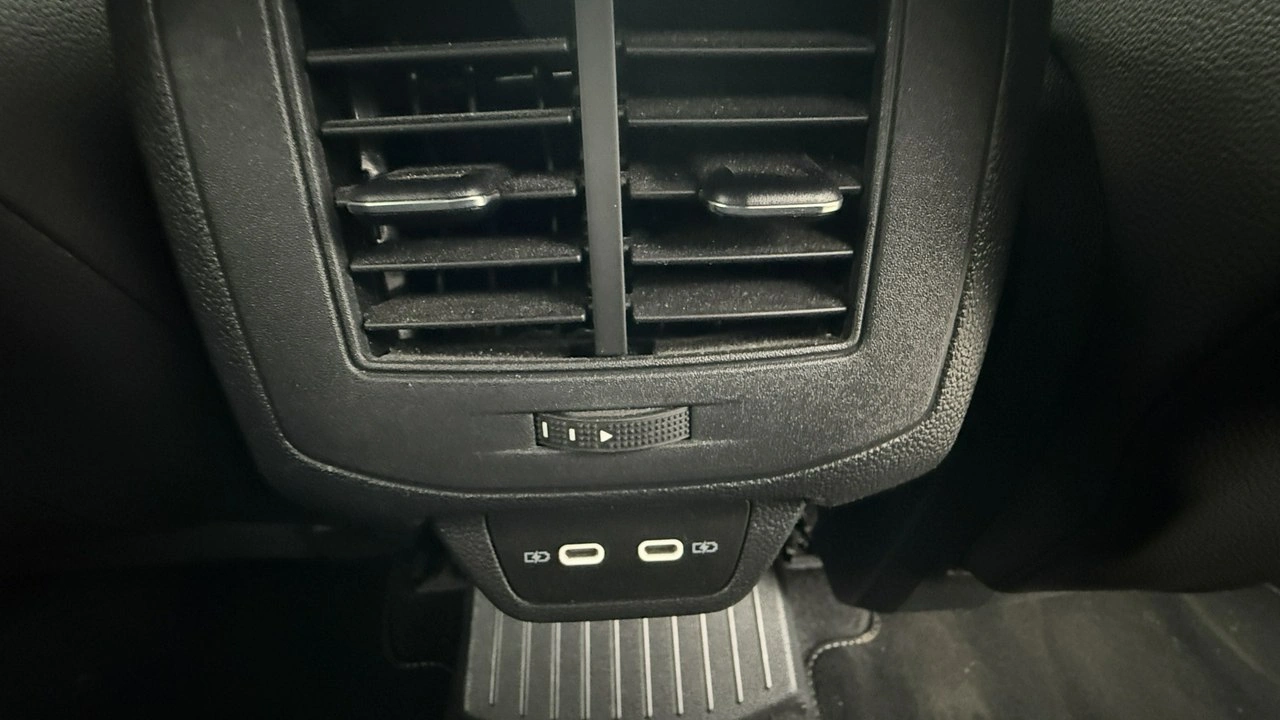 Volkswagen T-Roc - Zdjęcie 23