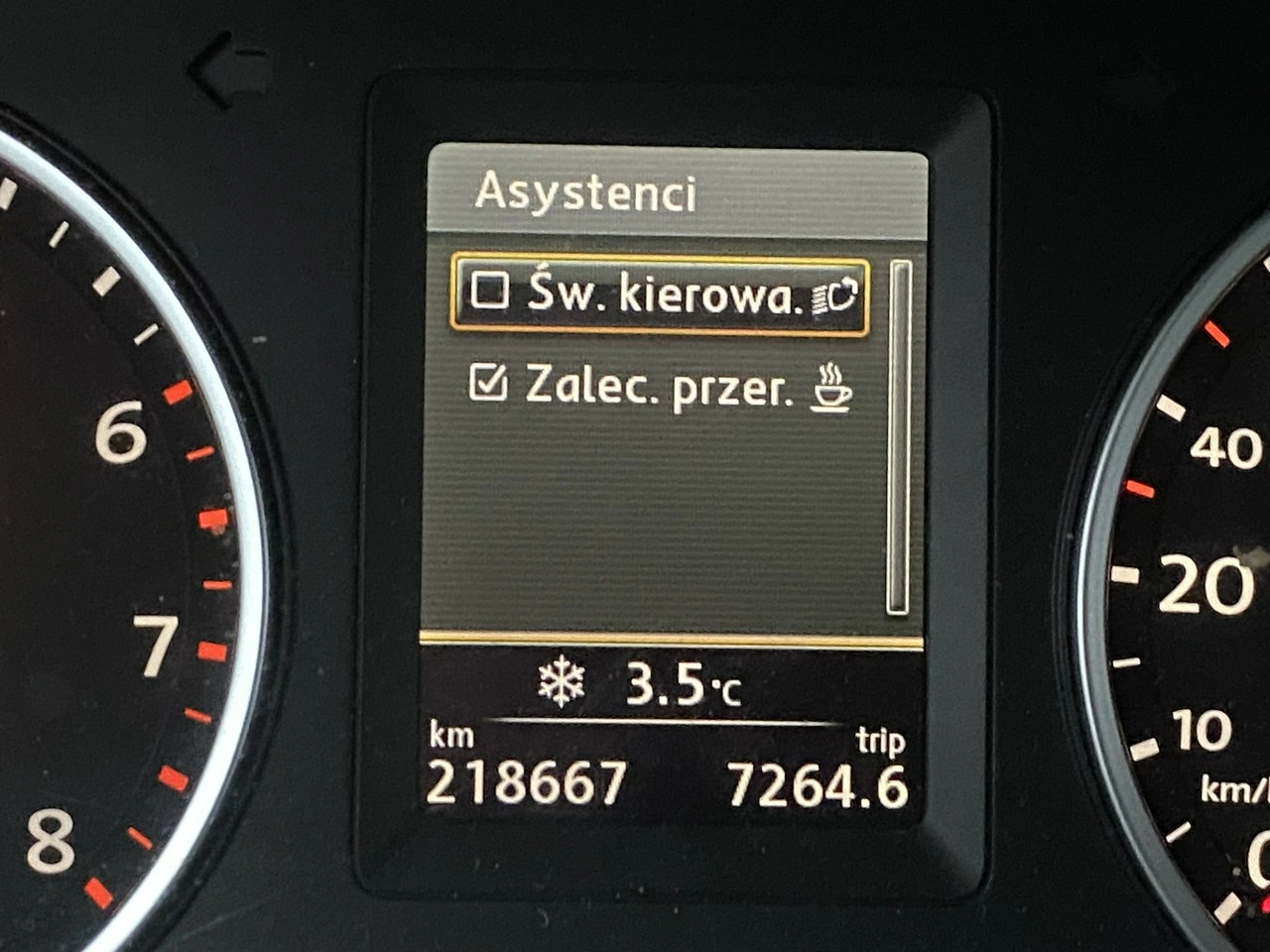 Volkswagen Taigun - Zdjęcie 35