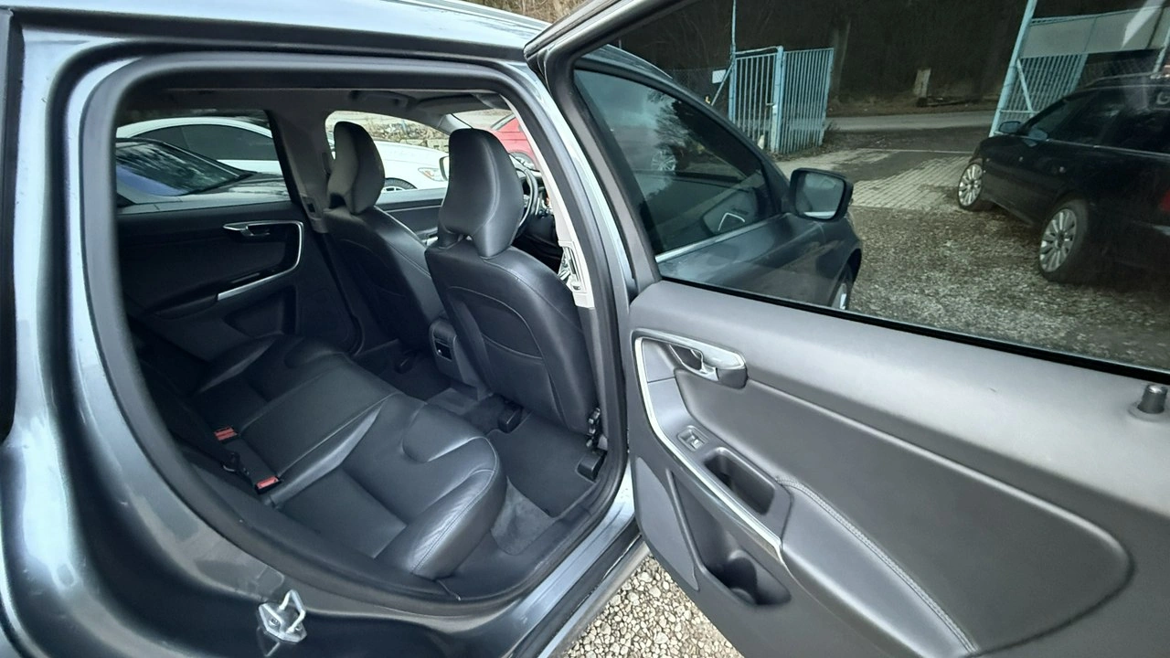 Volvo XC 60 - Zdjęcie 11