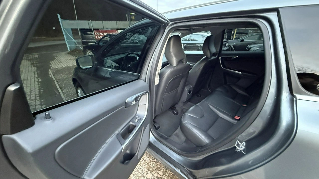 Volvo XC 60 - Zdjęcie 14