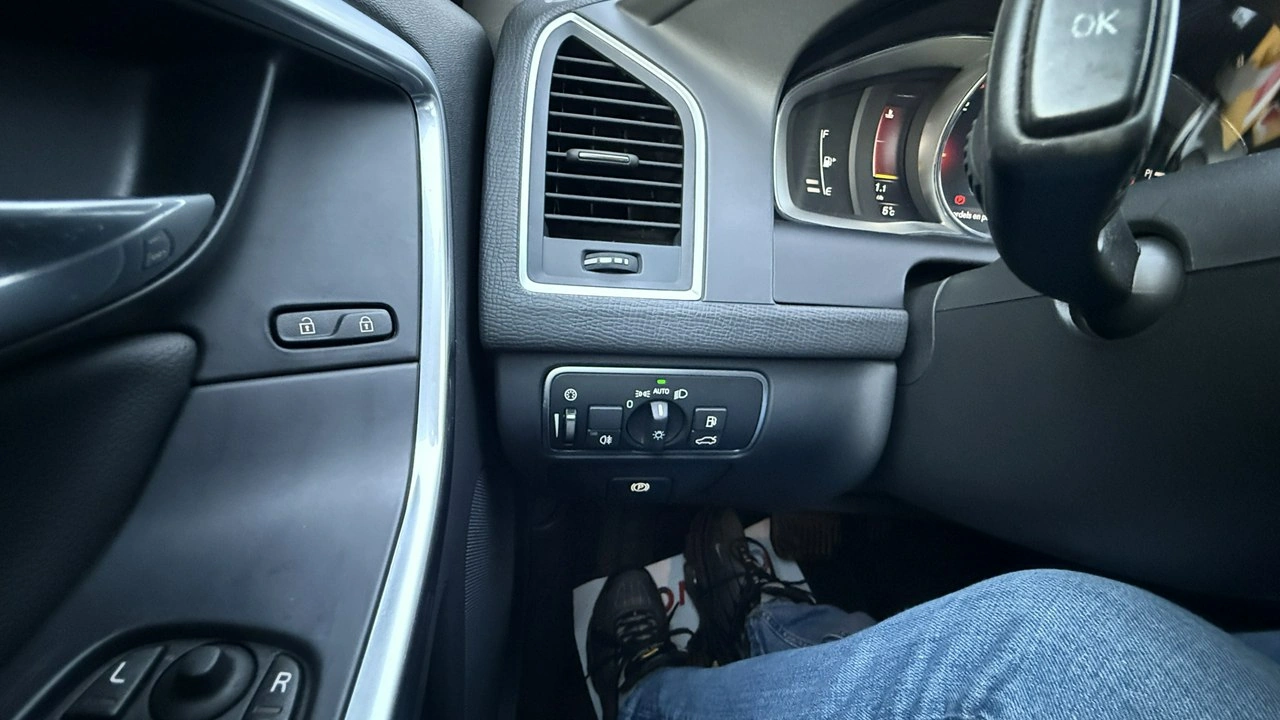 Volvo XC 60 - Zdjęcie 25