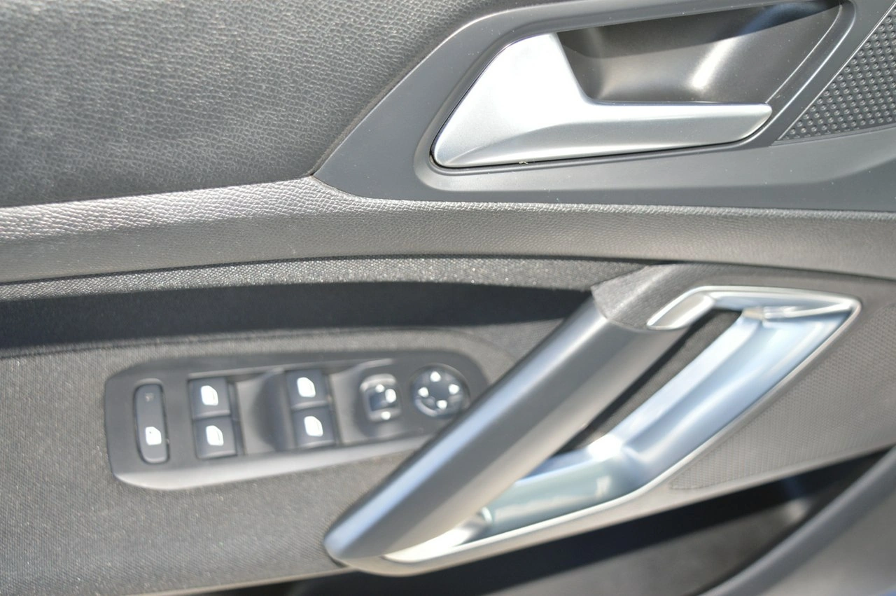 Peugeot 308 - Zdjęcie 34