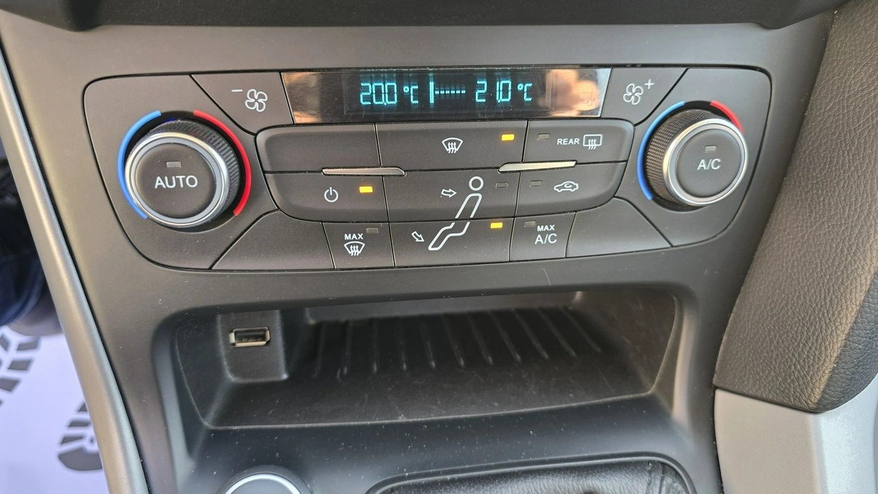 Ford Focus - Zdjęcie 17