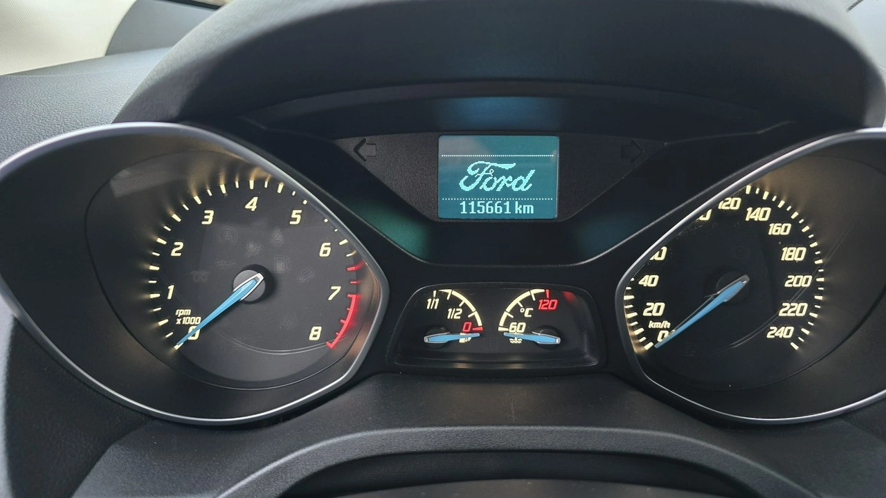 Ford Kuga - Zdjęcie 24