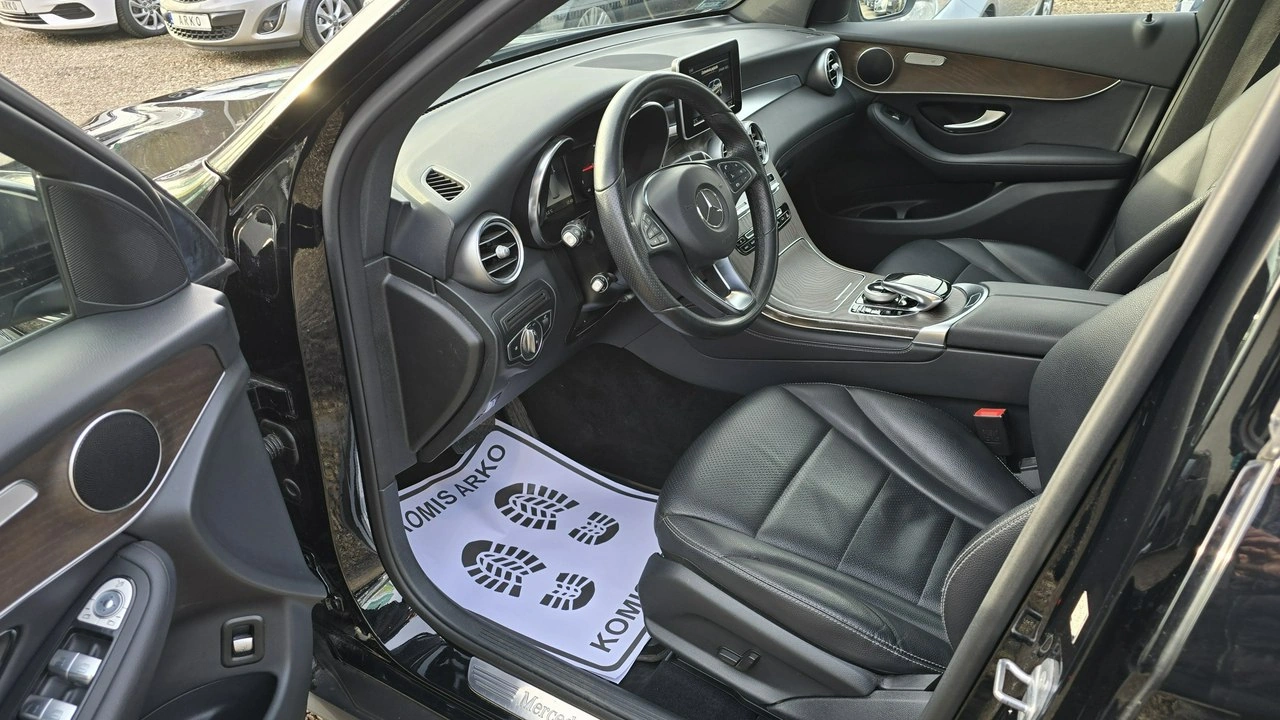 Mercedes GLC 220 - Zdjęcie 8