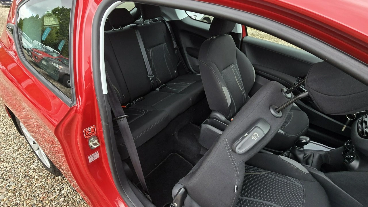 Peugeot 208 - Zdjęcie 13