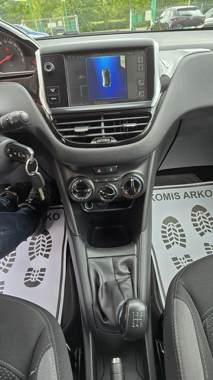 Peugeot 208 - Zdjęcie 17