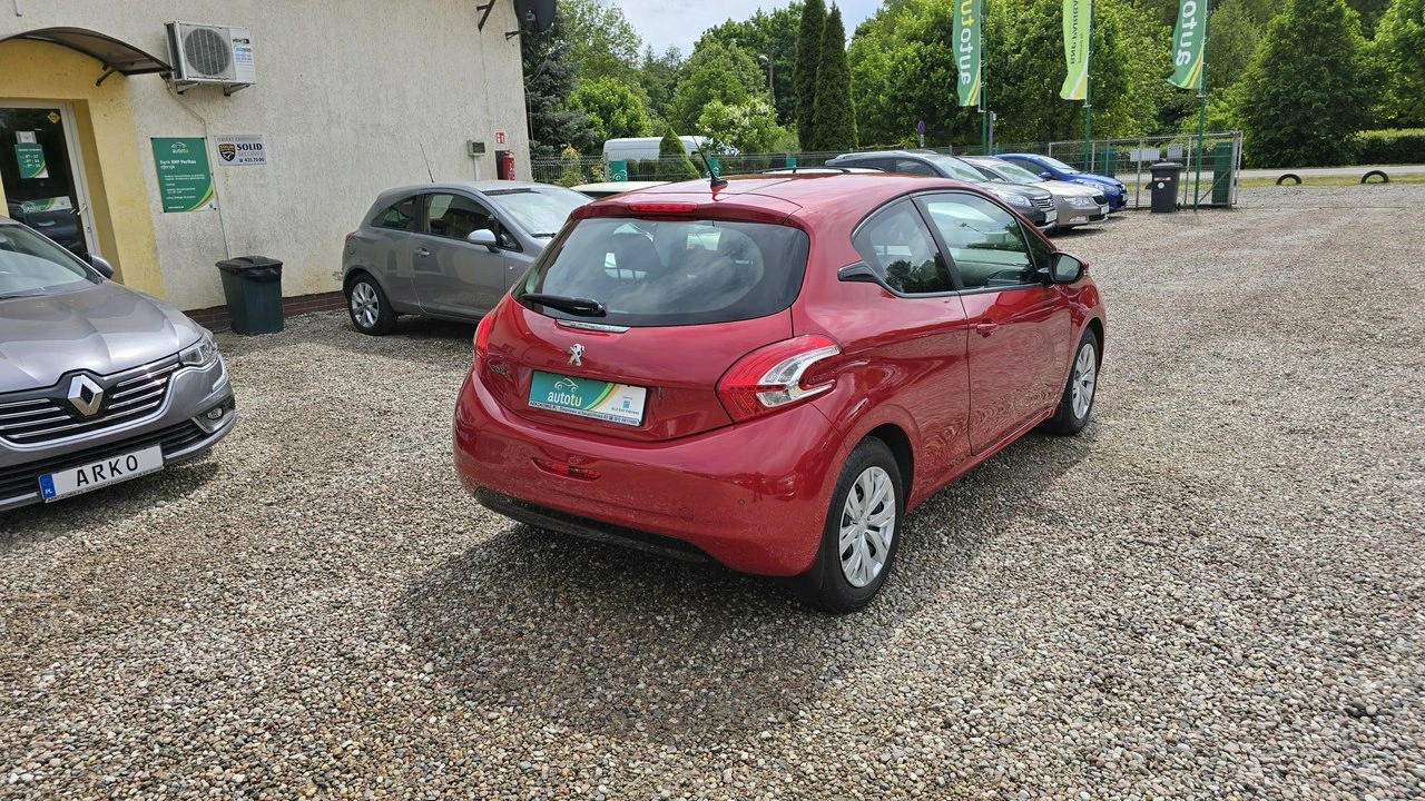 Peugeot 208 - Zdjęcie 3