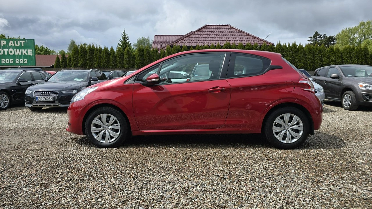 Peugeot 208 - Zdjęcie 4